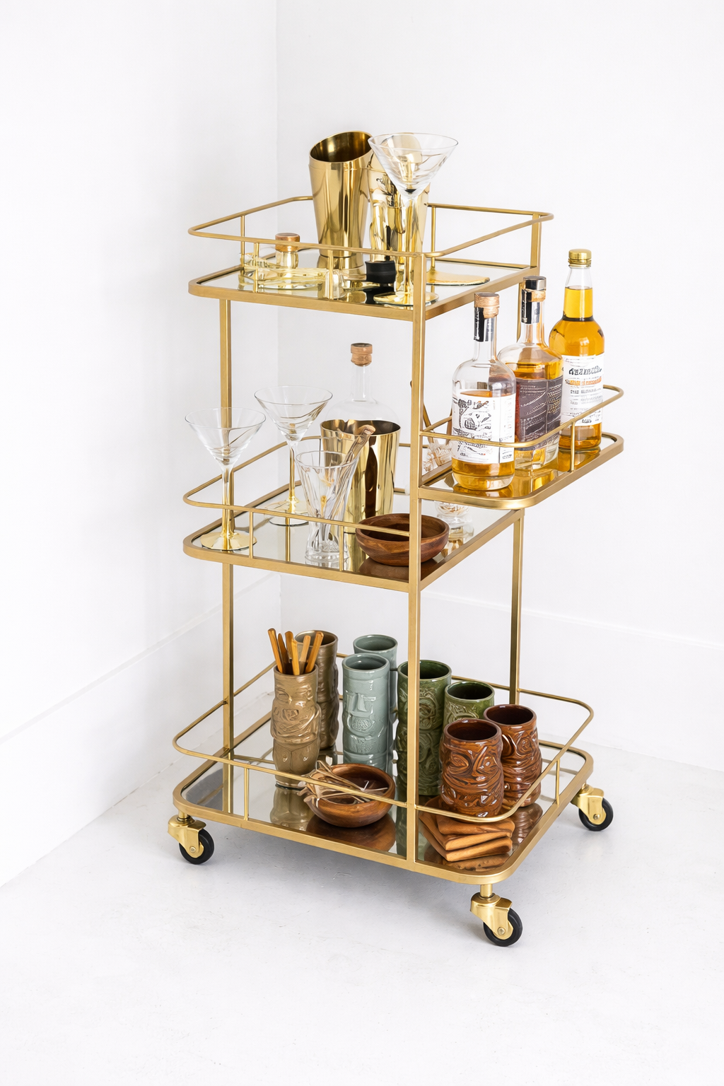 Chic Rolling Cocktail Station - handcrafted bar Trolley for living room bar - view 3 | Kraft Vision