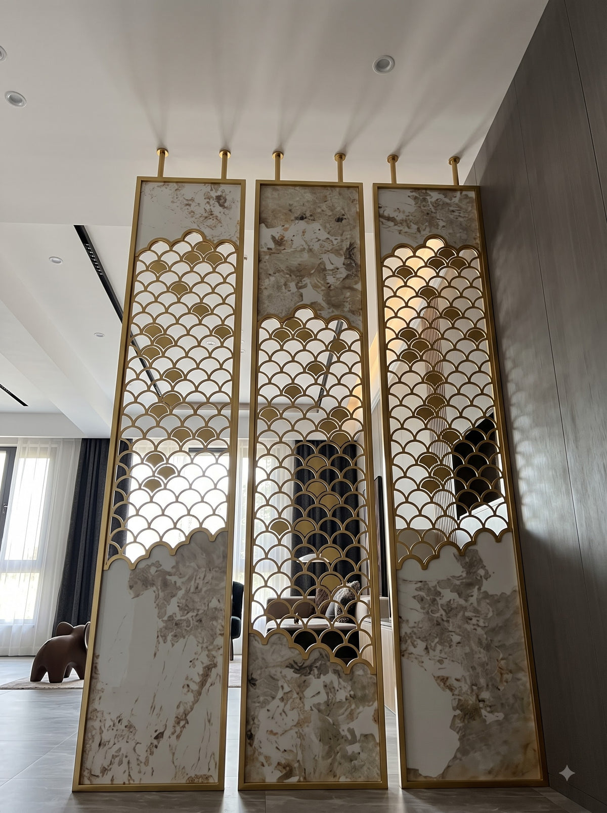 Luxury Gold Scallop Pattern Room Divider with Marble-Look Panels